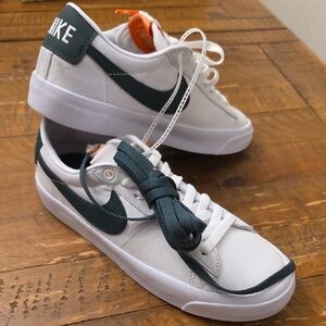 Nike SB Zoom Blazer Low Pro GT "Orange Label - White / Pro Green" sneakers.
